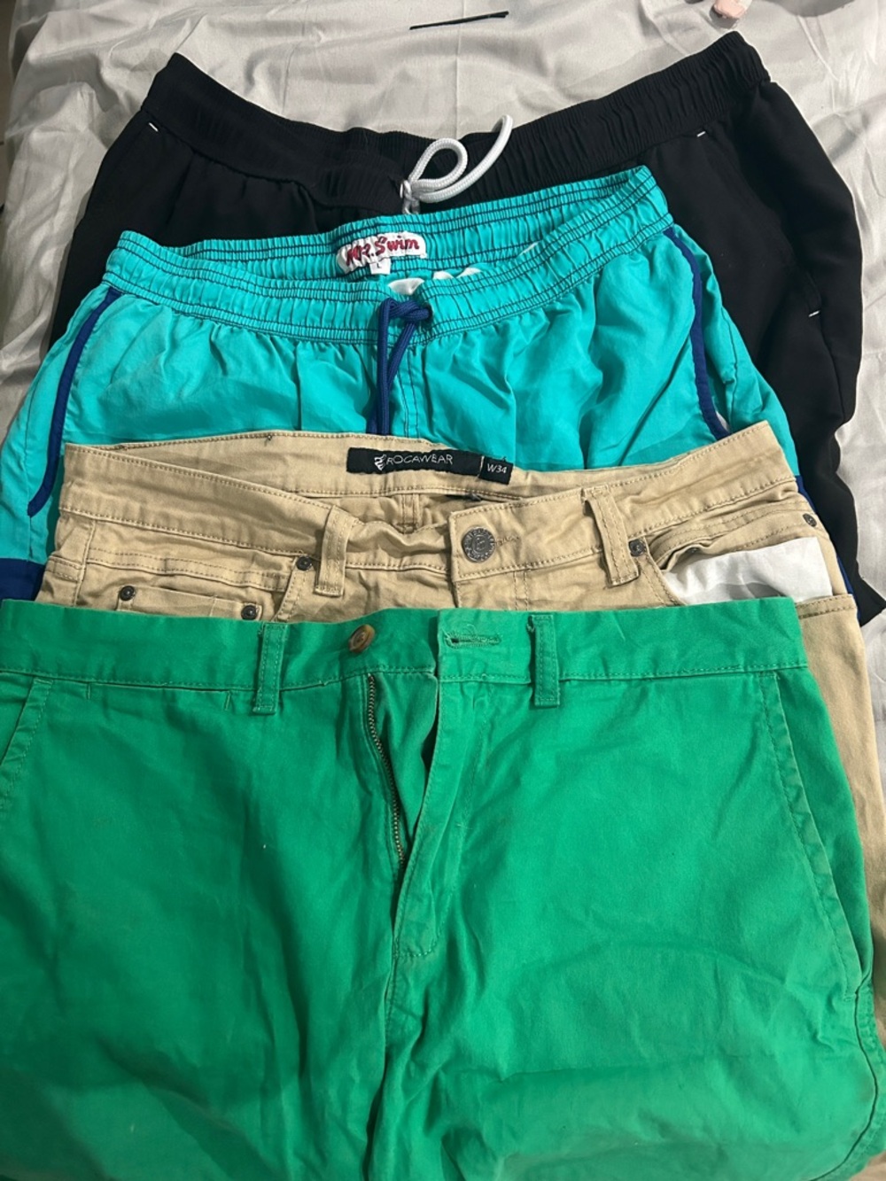 4 different pairs of casual shorts ⚫️ALL 4 ARE INCLUDED ⚫️